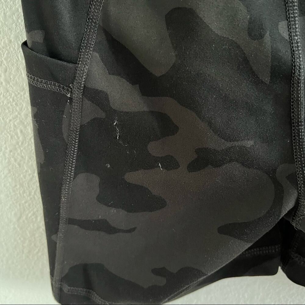Yogalicious Lux Dark Camo Tights Shorts Bike Short XS - Picture 6 of 8